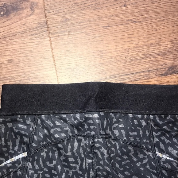 Luluemon shorts - Picture 3 of 4